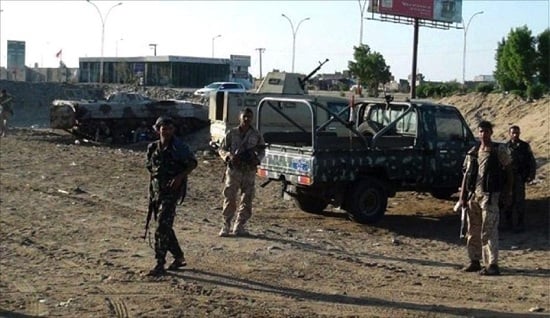 صورة قوات الجيش اليمني تدمر آليات عسكرية بعد اقتحامها مواقع للسعودية في جيزان