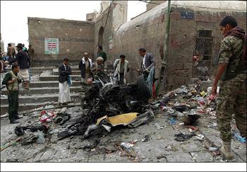 صورة استشهاد وإصابة 9 مدنيين بانفجار سيارة مفخخة في صنعاء