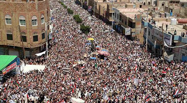 صورة تظاهرة يمنية عصر الثلاثاء تحت شعار” رفض مشروع الاستعمار وجرائمه وحصاره”