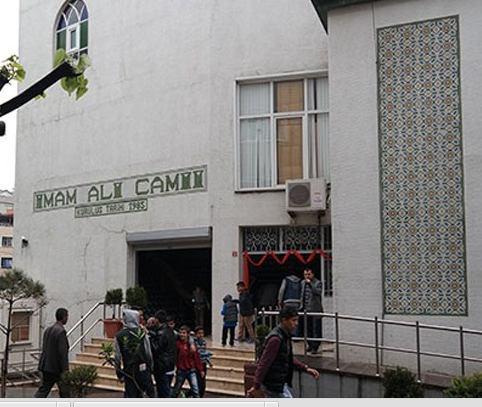 صورة مفتي تكفيري يطالب بمغادرة الشيعة من تركيا ويقطع التيار الكهربائي عن مسجد الامام علي (ع)
