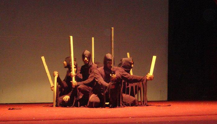 صورة مسرحية الوارثون ضمن فعاليات مهرجان تراتيل سجادية العالمي الدولي الثاني