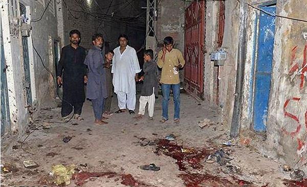 صورة استشهاد مدنين اثنين في هجوم ارهابي على اقلية الهزارة الشيعية في باكستان