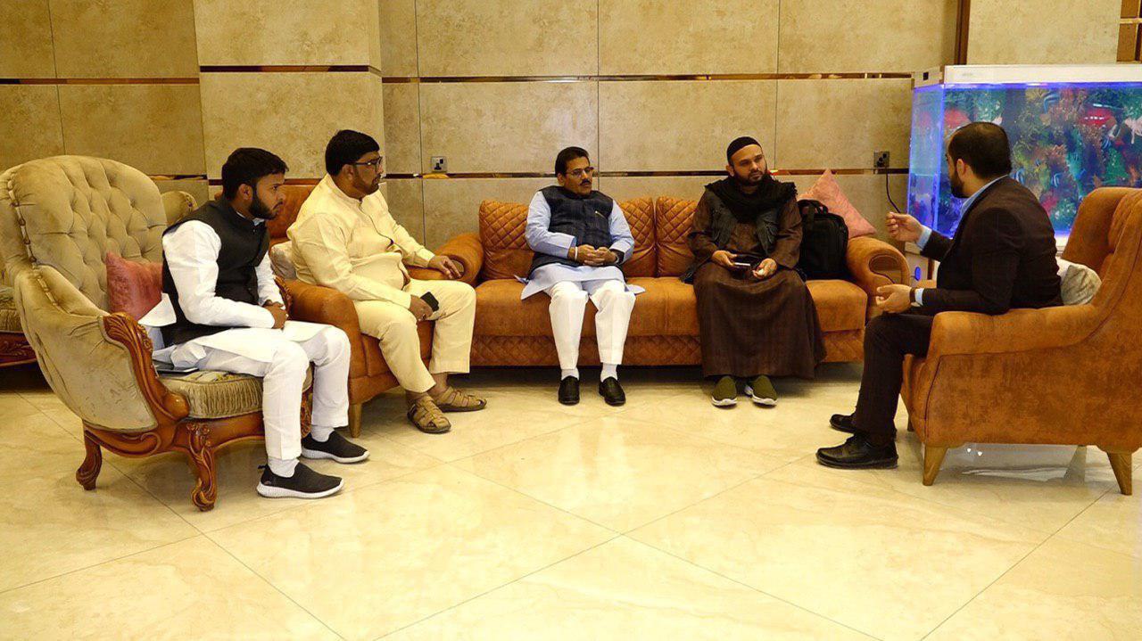 صورة مدير قناة الامام الحسين عليه السلام الرابعة يلتقي رئيس امور الاقليات الدينية في الهند