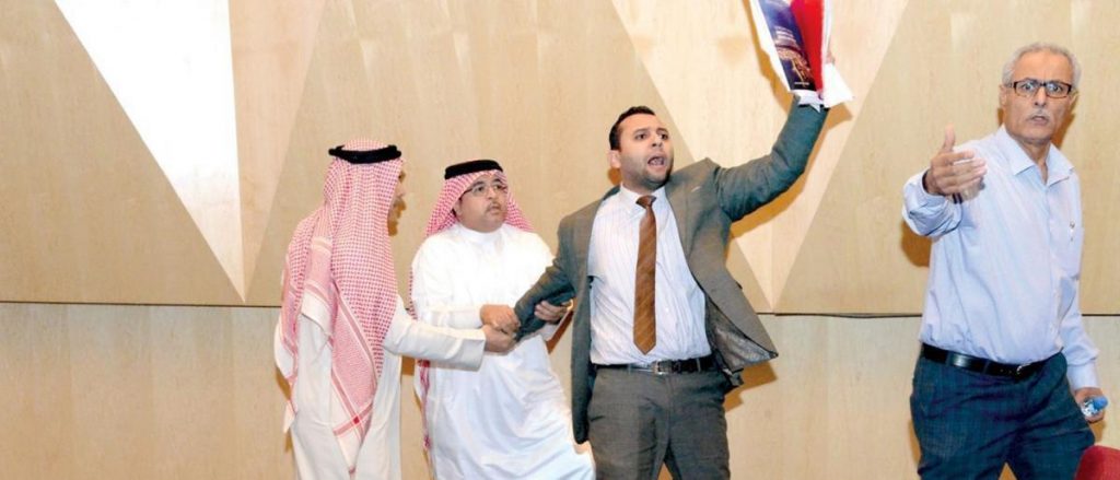 محكمة بحرينية تبرئ المستشار الخاص لرئيس غرفة التجارة المسيء للطائفة محكمة بحرينية تبرئ المستشار الخاص لرئيس غرفة التجارة المسيء للطائفة