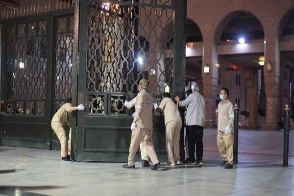 صورة إعادة فتح المسجد النبوي أمام المصلين (صور)