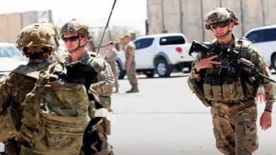 صورة القوات الأمريكية تنقل عشرات الدو1عش من الحسكة الى الحدود العراقية