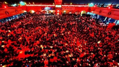 صورة الجموع المؤمنة تحيي ذكرى شهادة السيد الصدر قدس سره في النجف الاشرف (صور)