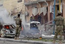 صورة 8 قتلى بتفجير انتحاري استهدف مسؤولين أمميين بالعاصمة الصومالية
