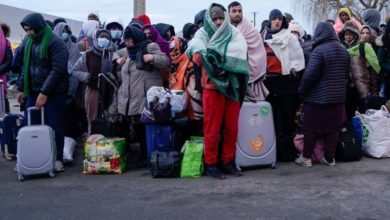 صورة وسائل إعلام عربية وعالمية: تزايد العنصرية تجاه اللاجئين غير الأوكرانيين الذين يصلون إلى بولندا