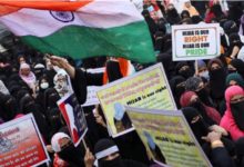 صورة الهند.. آلاف الطالبات ينسحبن من قاعات الامتحان احتجاجاً على قرار تأييد حظر الحجاب