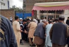 صورة حصيلة جديدة.. عشرات الضحايا في تفجير استهدف مسجداً في كابل