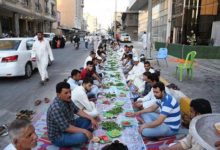 صورة المواكب الحسينية توفر موائد الإفطار للصائمين كبديل عن المطاعم في النجف الأشرف
