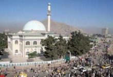 صورة أفغانستان: انفجار داخل مسجد بولي خشتي أكبر مساجد كابل أثناء صلاة الظهر