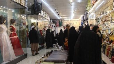 صورة تفتيش من متجر إلى متجر في هرات الأفغانية.. طـ،ـالبان تمنع النساء غير المتزوجات دخول المتاجر