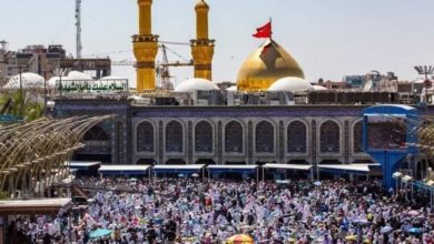 صورة الحشود المليونية المؤمنة تحيي زيارة يوم عرفة في كربلاء المقدسة