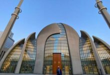 صورة ألمانيا.. سعادة تغمر مسلمي كولونيا بالسماح للمسجد الكبير برفع الأذان عبر مكبرات الصوت
