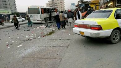صورة قتلى وجرحى بتفجير استهدف حافلة ركاب شمالي أفغانستان