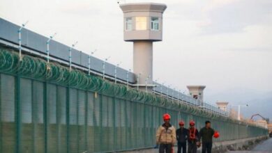 صورة انتهاكات الصين للمسلمين.. الآلاف من المعتقلات الأيغوريات البريئات حُلِقت رؤوسهن