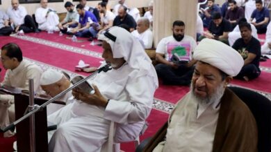 صورة وكيل المرجع الشيرازي في البحرين يشارك المؤمنين الشيعة مراسيمهم العبادية بشهر رمضان العظيم