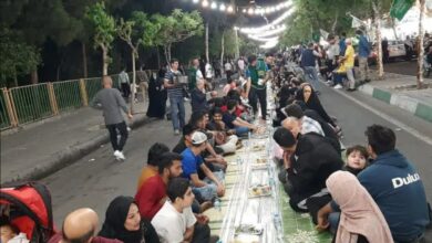 صورة إيران: المواكب الحسينية تتكاتف فيما بينها لإعانة الأسر المعوزة في شهر رمضان العظيم