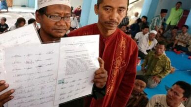صورة قصّة مأساوية لأكثر من “80 عائلة شيعية” في إندونيسيا قضت الطائفية والتمييز على أحلامهم بالعيش