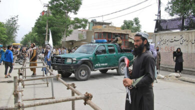صورة أفغانستان: قتلى وجرحى بتفجير استهدف مسجداً أثناء تشييع جنازة حاكم ولاية بدخشان