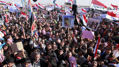 Photo of Iraqi military Shia families stage a protest near parliament