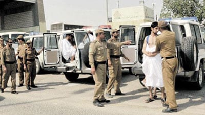 Shia pilgrims complain of harassment by Saudi security at the airport