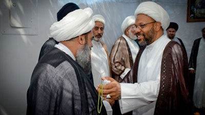 1. Grand Ayatollah Sayed SadiqShirazi’s Hajj expedition continues its visits to other Hajj expeditions and receives their representatives (Holy Medina- Saudi Arabia)