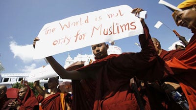 Photo of Radical Myanmar and Sri Lankan Buddhists gang against Muslim minorities