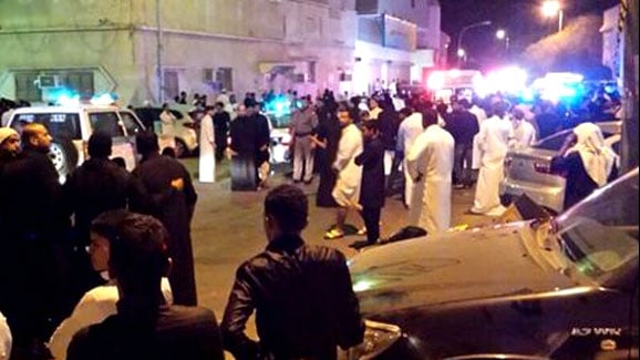 Takfiri terrorists kill 8 Shia mourners and injure 30 in Saudi Arabia