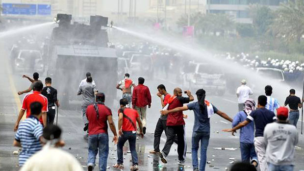 Photo of Bahraini regime attacks protesters in different parts of Bahrain