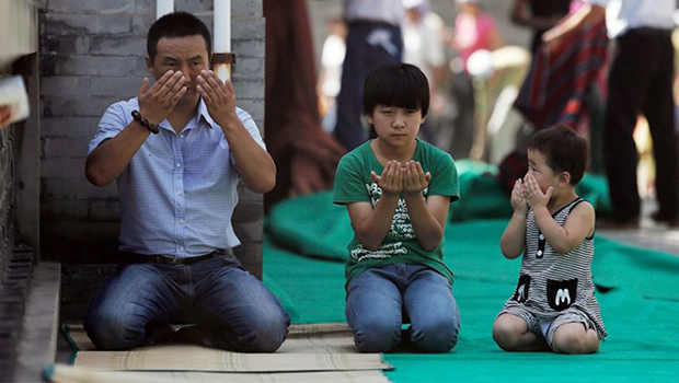 Photo of Muslim family gets jail for practicing religion in China