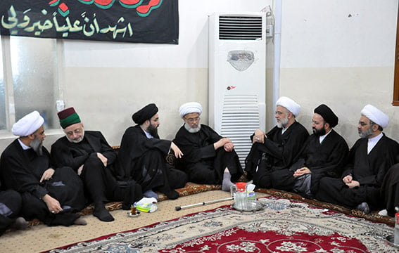 Photo of Grand Ayatollah Sayed Shirazi’s office receives Secretary General of the Imam Hussein Holy Shrine