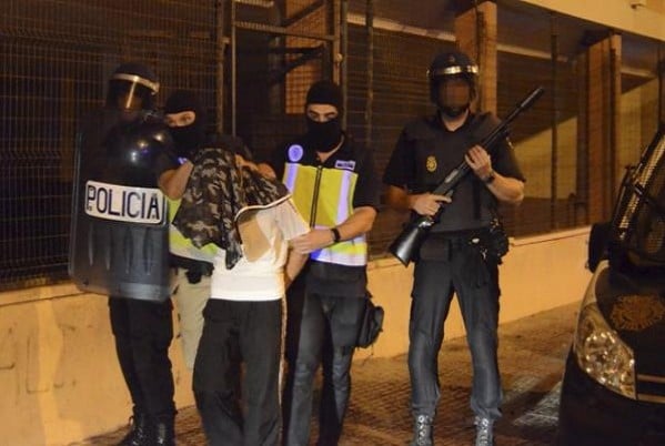 Photo of Spanish and Moroccan police arrest a man accused of recruiting women for ISIS