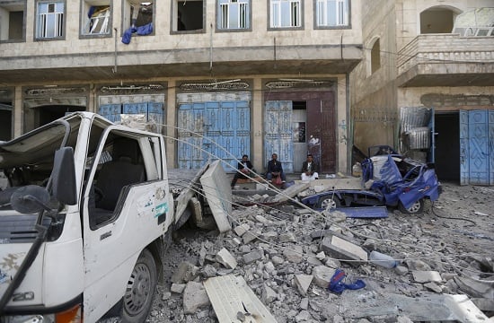 Photo of Humanitarian coordinator for Yemen says Aden witnesses destruction due to ongoing Saudi attacks