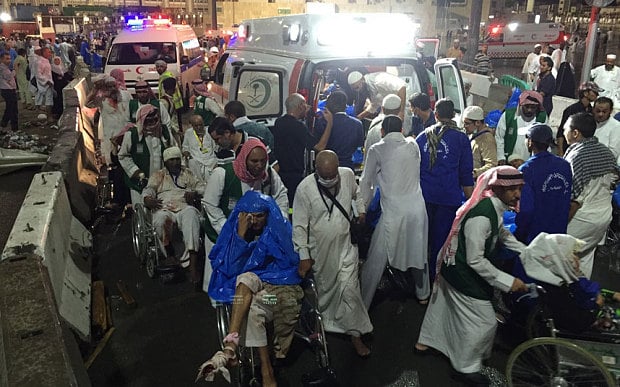 Photo of At least 107 people killed as crane crashes on pilgrims in Mecca