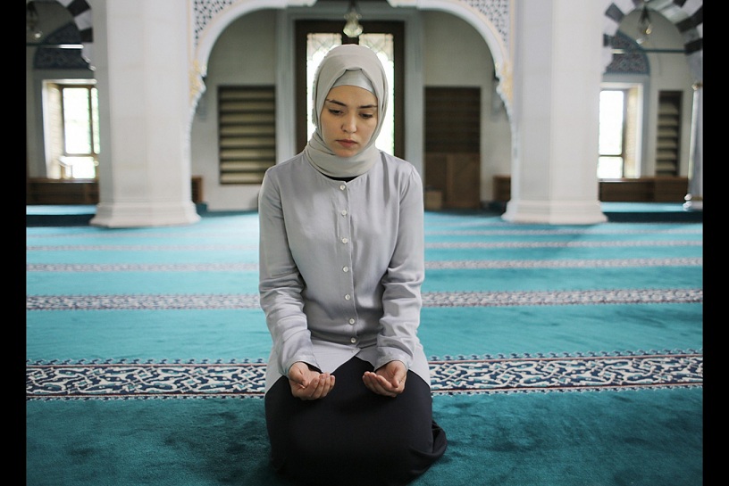 Photo of German actress says Hijab brought me serenity
