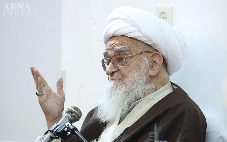 Photo of Grand Ayatollah Golpaygani calls on Arabeen pilgrims to submitto the Husseini morals