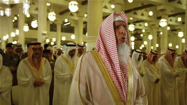 Photo of Saudi Grand Mufti asks money for war on Yemen