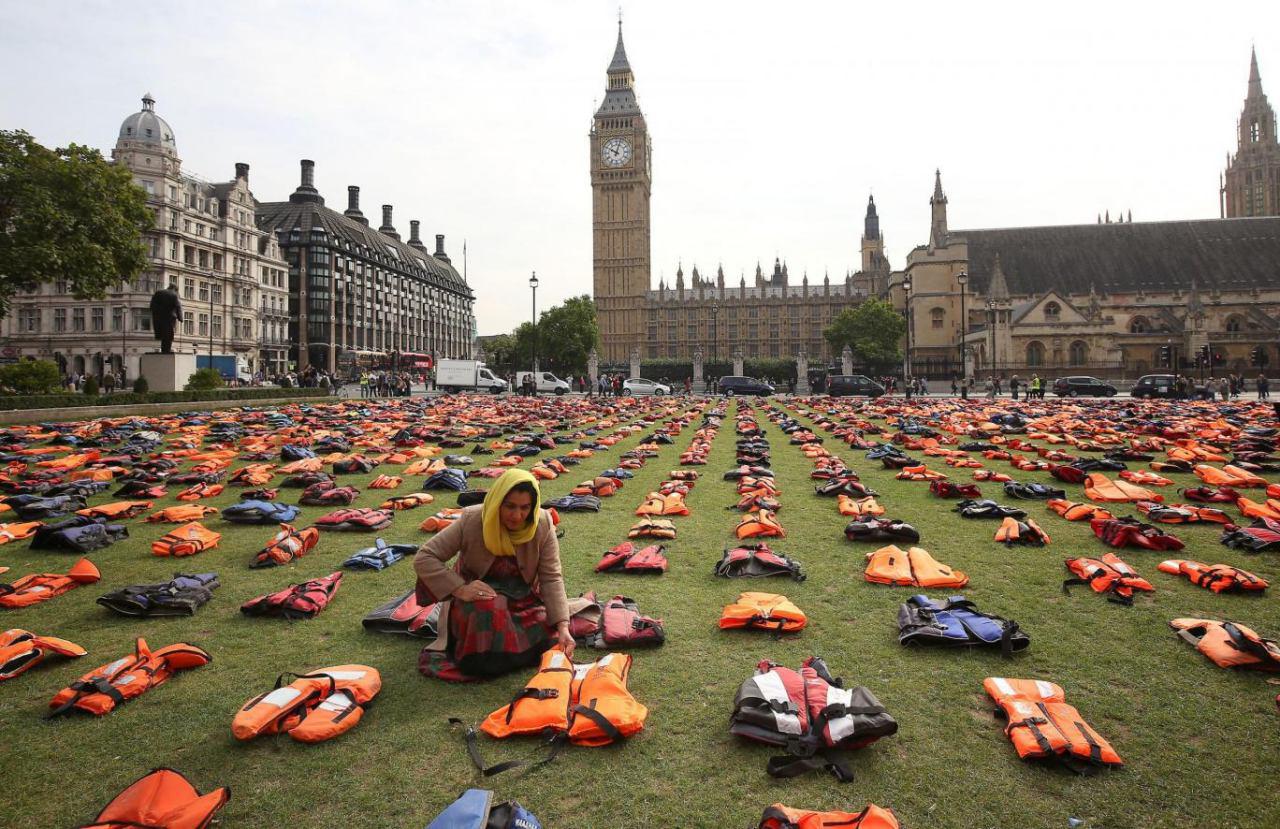Photo of Thousands of life jackets appear outside Parliament to remind MPs they are failing drowning refugees