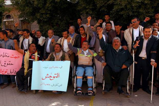 Photo of More than four thousand disabled people protest in the Yemeni Capital