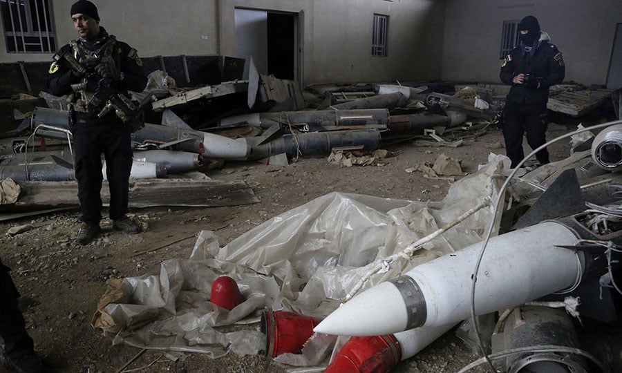 Photo of Chemical weapons found in Mosul in ISIS lab, say Iraqi forces