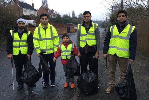 Photo of Muslims contribute to keep Britain’s streets, parks clean