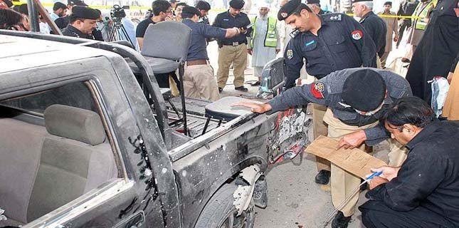 Photo of Bomb blast leaves 3 security personnel injured in Di Khan
