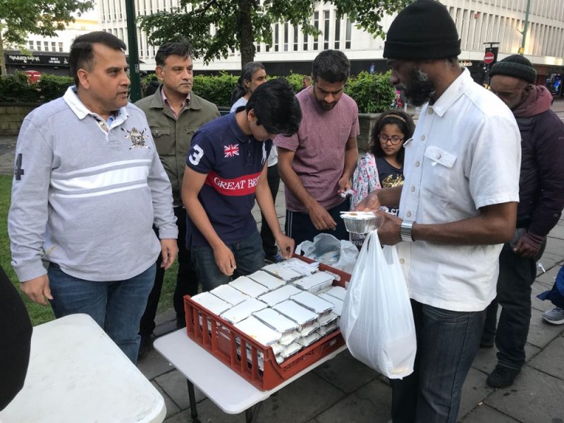 Photo of Birmingham Muslims feed homeless during Ramadan