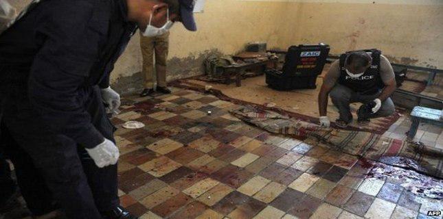 Photo of Grenade thrown in Karachi Shia seminary