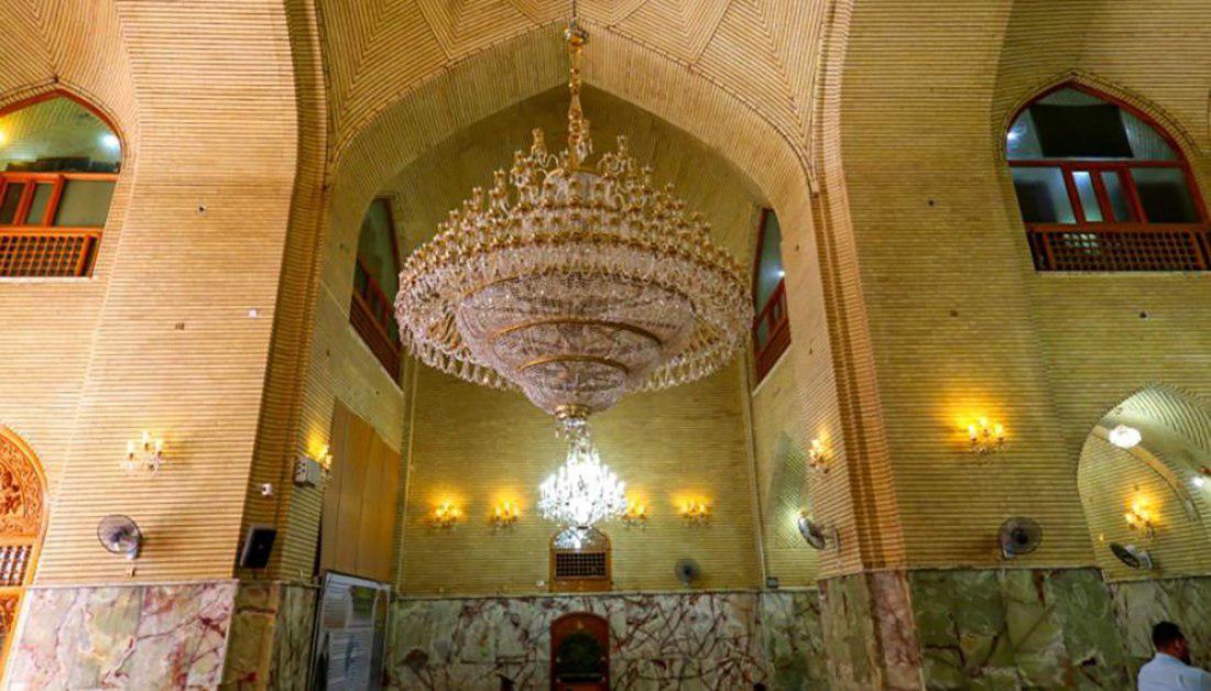 Photo of New and unique chandeliers decorate the Imam Ali Shrine