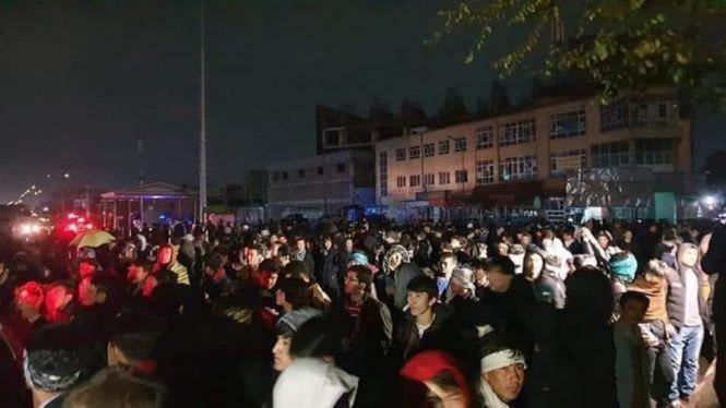 Photo of Protesters gather near Presidential Palace in Kabul over recent wave of violence against Shias