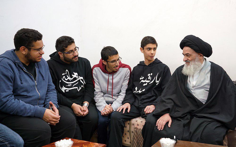 Photo of Grand Ayatollah Shirazi: The youths should care about marriage.